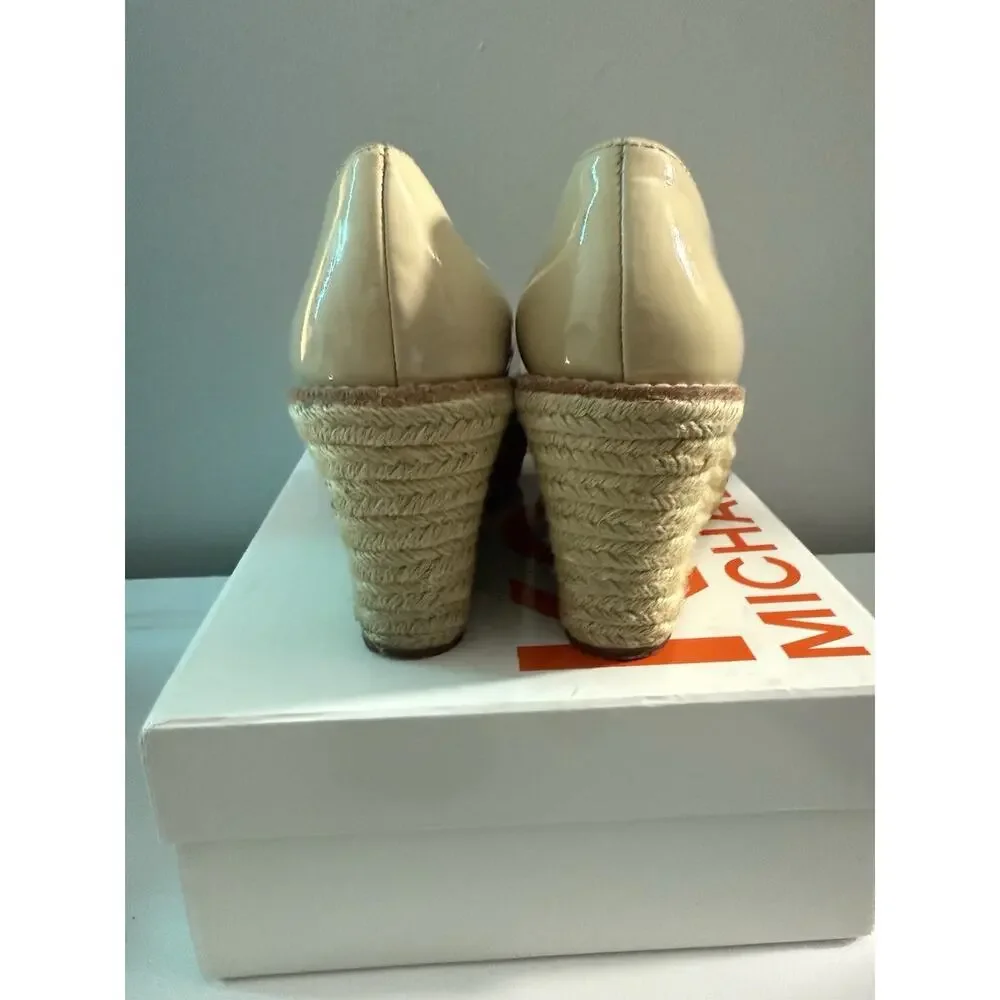 MICHAEL MICHAEL KORS $185 NUDE PATENT LEATHER WEDGE PEEPTOE HEELS SZ 7M